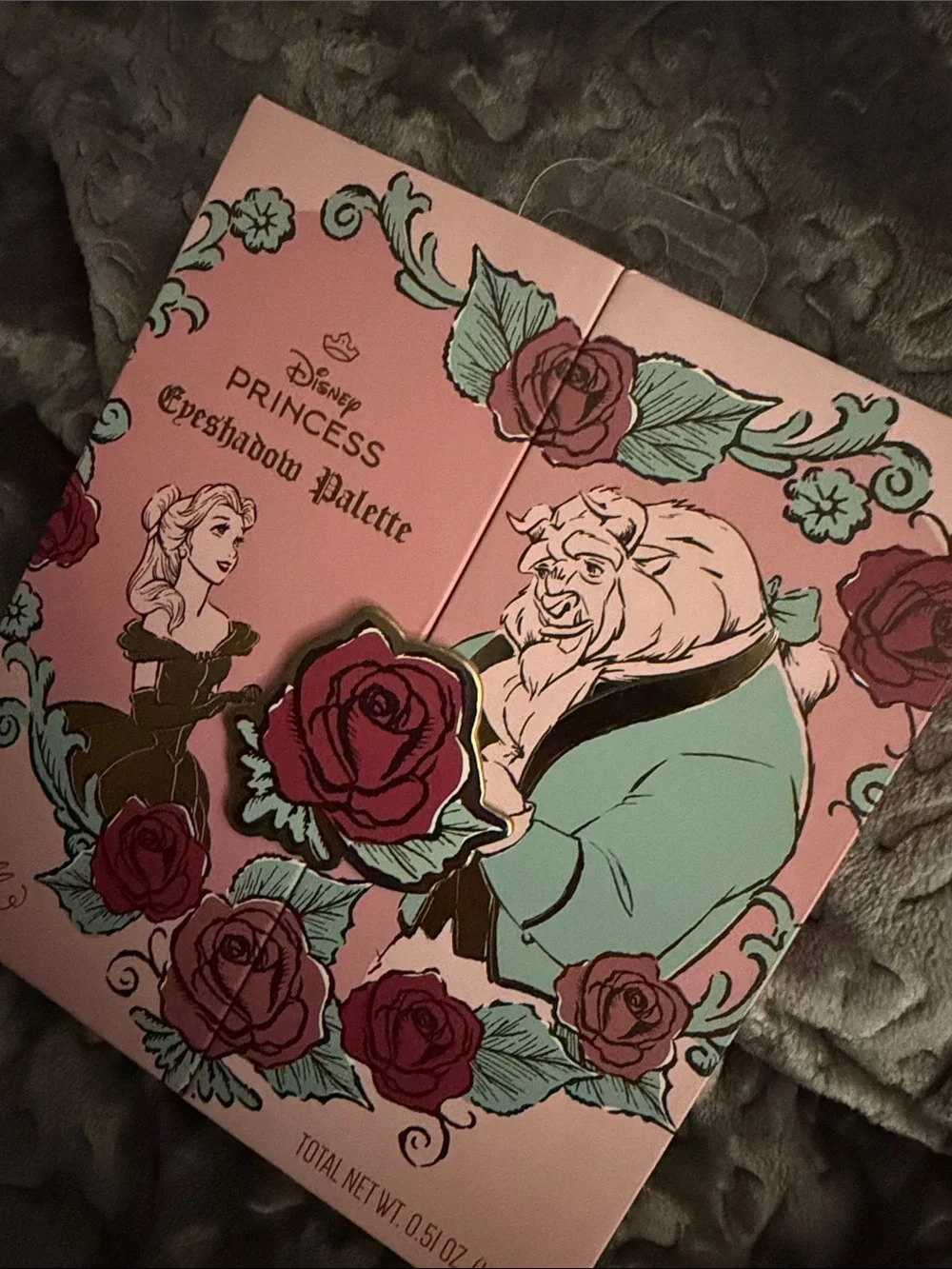 Belle 16 colors Eyeshadow Palette (makeup)